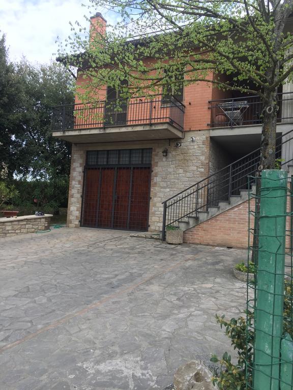 Appartamento Dell Agriturismo Pane E Olio Τόντι Εξωτερικό φωτογραφία
